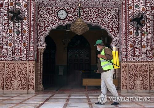 파키스탄 모스크의 방역 활동