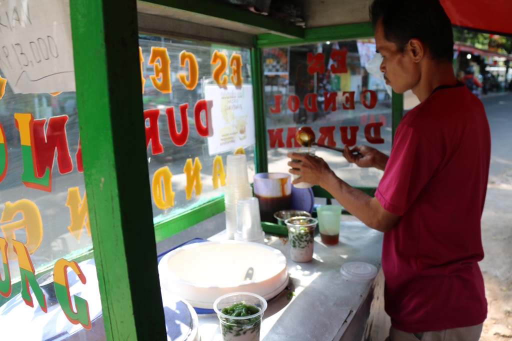 인도네시아 전통 디저트 쩬돌(cendol) 손수레