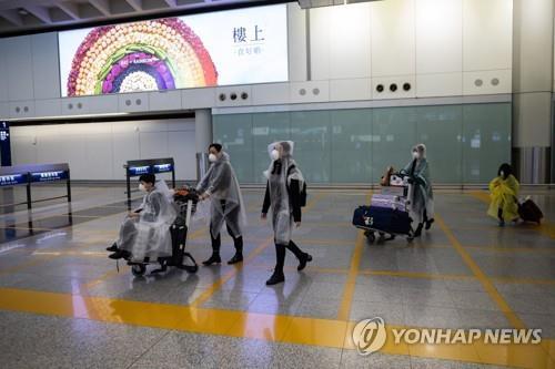 코로나19로 한산한 홍콩 공항[EPA=연합뉴스 자료사진] [2020.10.15 송고]