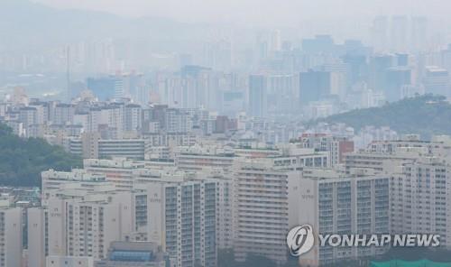 서울 남산에서 바라본 시내 아파트 단지 모습[연합뉴스 자료사진]