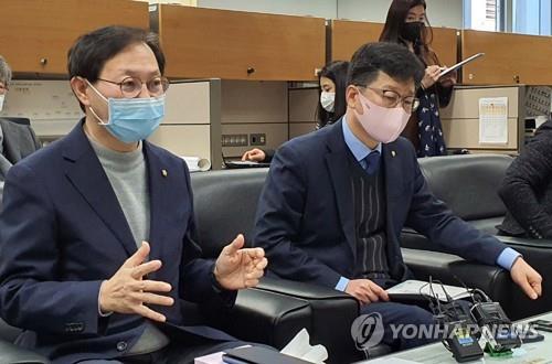 전북형 K-뉴딜 설명하는 김성주·안호영 의원