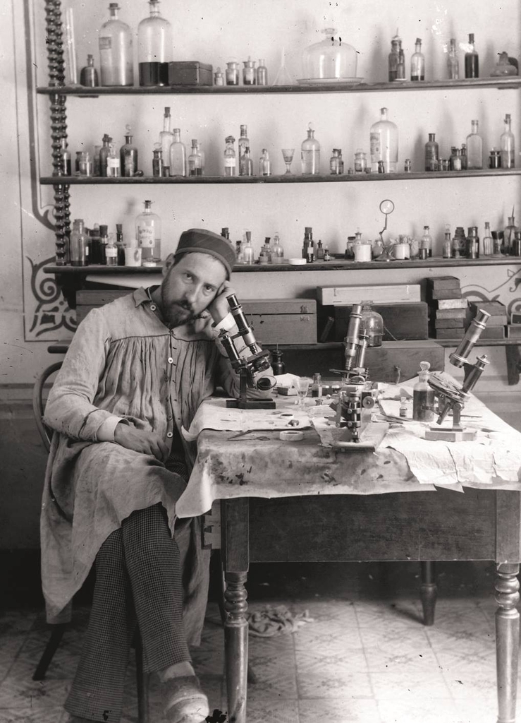 스페인 신경해부학자 산티아고 라몬 이 카할(1852~1934)
