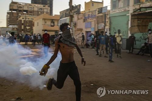 지난 13일 수단 수도 하르툼에서 벌어진 쿠데타 항의 시위