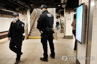 뉴욕지하철서 지난달 총기난사 이어 또 총격사건…40대남 사망