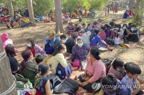 정부군ㆍ반군 충돌 피해 태국으로 넘어온 미얀마 주민들