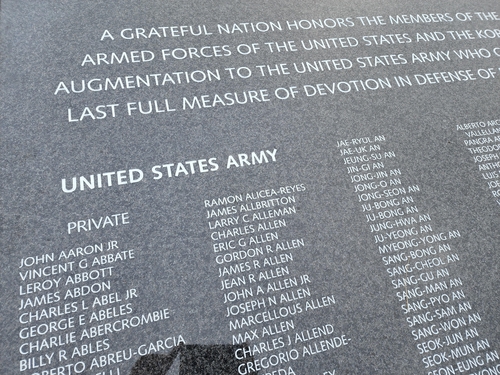 워싱턴 한국전 참전공원에 완공된 추모의 벽