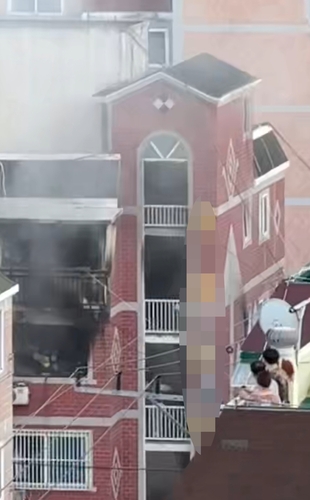 부산 기장군 원룸서 화재…1명 사망·6명 연기흡입