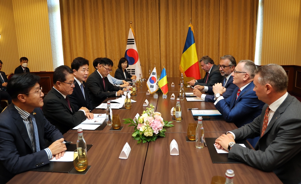 김의장, 루마니아측과 회담