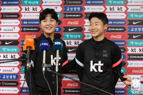 후배 '천메시' 만난 '지메시' 지소연…"저는 이제 내려놔야죠"