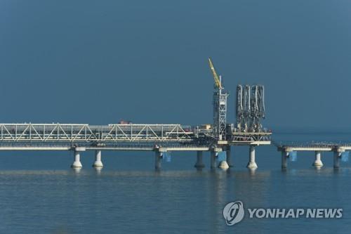 "러, 日 미쓰이 이어 미쓰비시 '사할린-2' 지분 유지 승인"