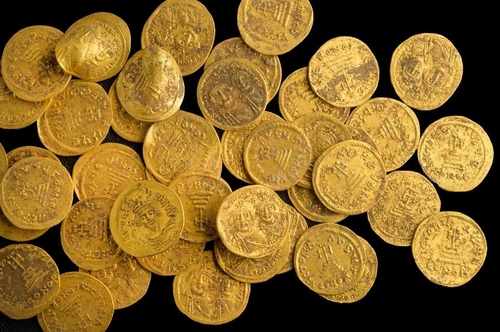 이스라엘 북부 유적지서 동로마제국 금화 무더기 발굴
