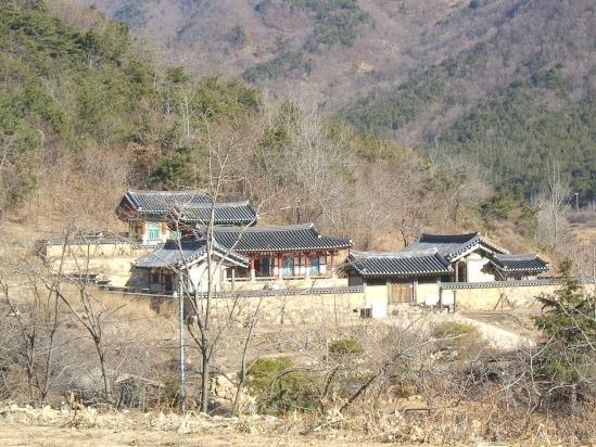 남명이 기거하며 학문을 완성한 김해 대동면 산해정 전경