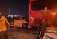 경부고속도 천안서 관광버스·승합차 5중 추돌…수십 명 다쳐