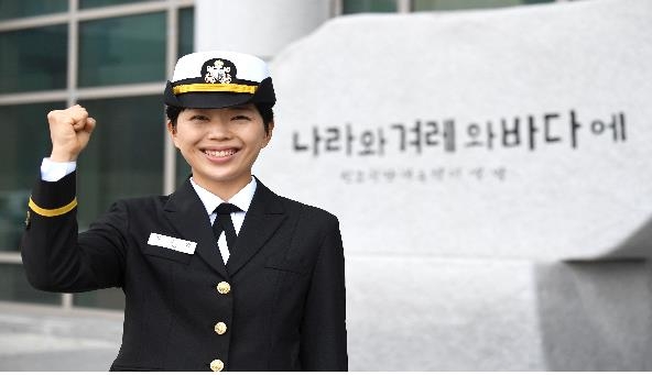 '육해공 3남매' 박소영 소위