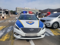 [르포] "지금 화물차 나갑니다"…경찰, 의왕ICD서 이틀째 에스코트 지원