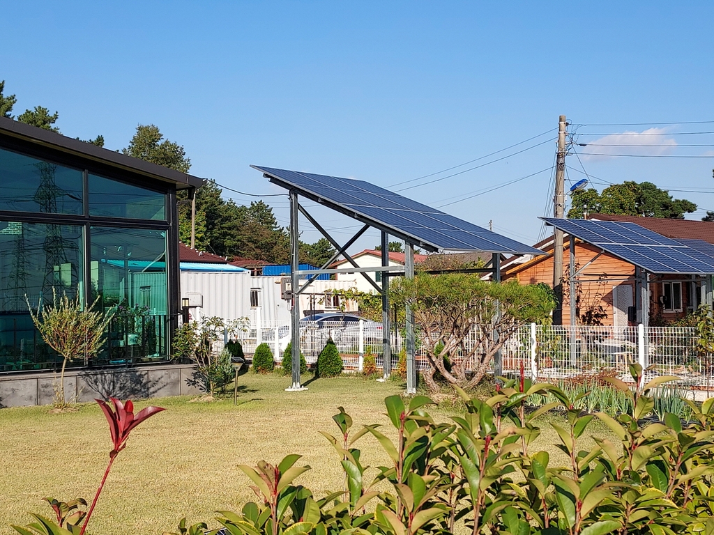 주택에 보급한 태양광 시설