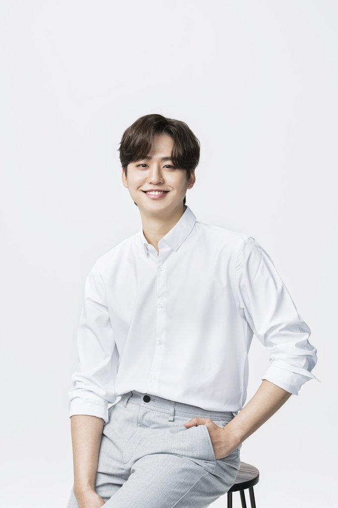 가수 이솔로몬