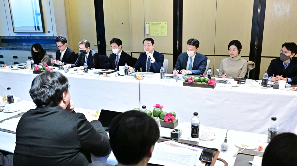 외교부, 국내 전문가들과 북한 정세 전망 라운드테이블 개최