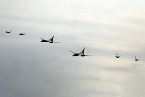 한미연합훈련하는 미국 B-1B 전략폭격기