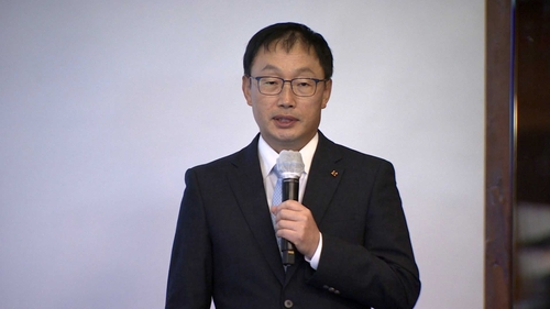 구현모 KT 대표, 연임 포기…"MWC는 예정대로 참석"(종합)