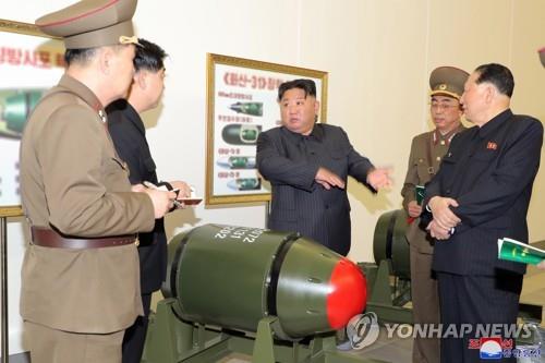 김정은, 핵무기병기화사업 지도…