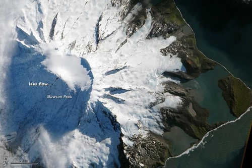 설산에 시뻘건 용암…남극근처 호주 화산서 소규모 분화 관측