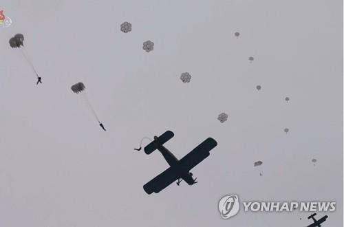  북, 70년 넘은 특수부대 침투기를 무인 자폭기로