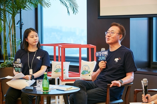 김준 SK이노 부회장 "미래 주유소는 전기 제공하는 발전소"