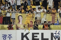 K리그1 광주, 수원 4-0 대파하고 3위로…엄지성 멀티골(종합)