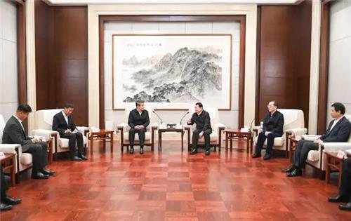 왕야쥔 주북 중국대사(가운데 왼쪽) 만난 하오펑 랴오닝성 서기