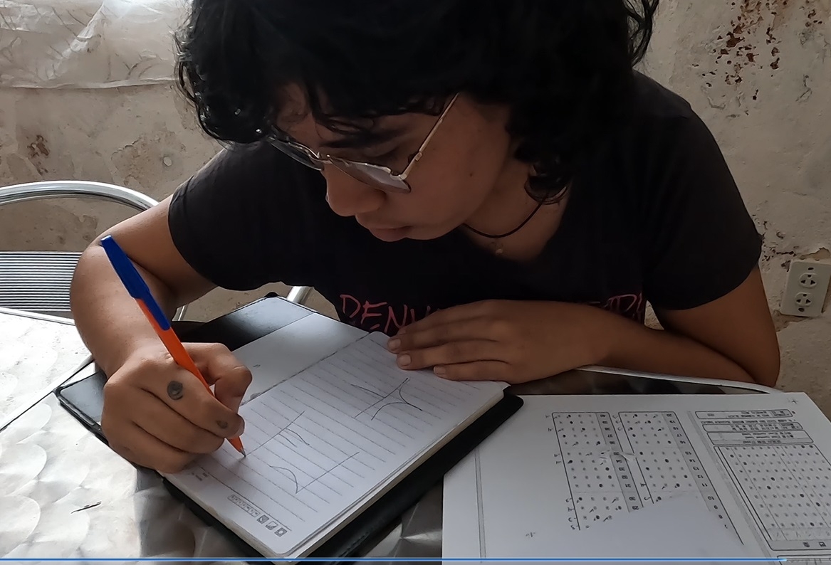 '수교' 글씨 써보는 쿠바 한글학교생