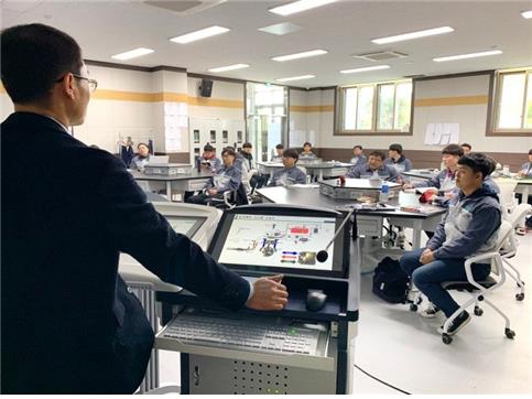 한국폴리텍대 화성캠퍼스 스마트자동차과 하이테크과정 수업