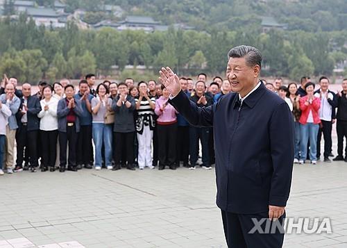 지역주민들과 만나는 시진핑 중국 국가주석