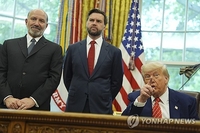 美, 英과 첫 무역합의…영국산 車 관세 일부인하·철강은 폐지