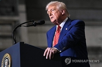 트럼프, 철강·알루미늄 관세 25→50% 인상 포고문 서명