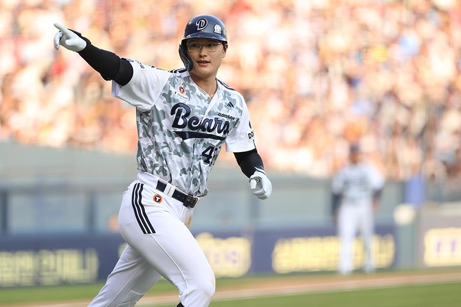 두산, 홈런 3개로 롯데 5-2 제압…조성환 감독대행 2연승 행진