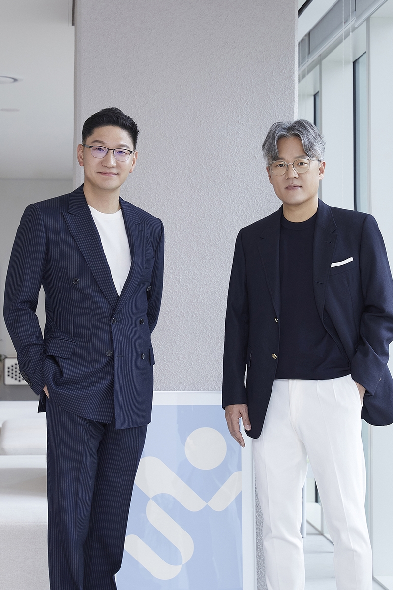 SM엔터테인먼트 탁영준(좌), 장철혁(우) 공동대표