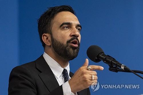 '진보신예' 뉴욕시장 후보 "난 공산주의자 아냐"