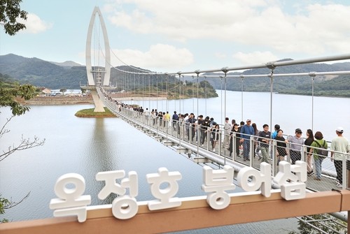 임실 옥정호 출렁다리 상반기 관광객 24만8천명…역대 …