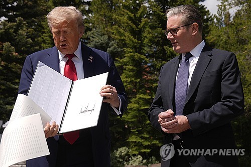 영국, 미국과 '애플 암호화 갈등'에 백기?…"출구전략…