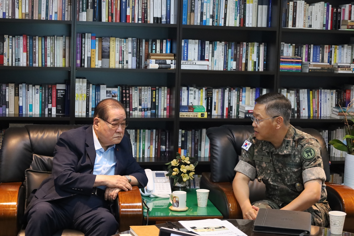 광복회장, 육사교장 일행에 "육사 선배들 절대 닮지 말라"