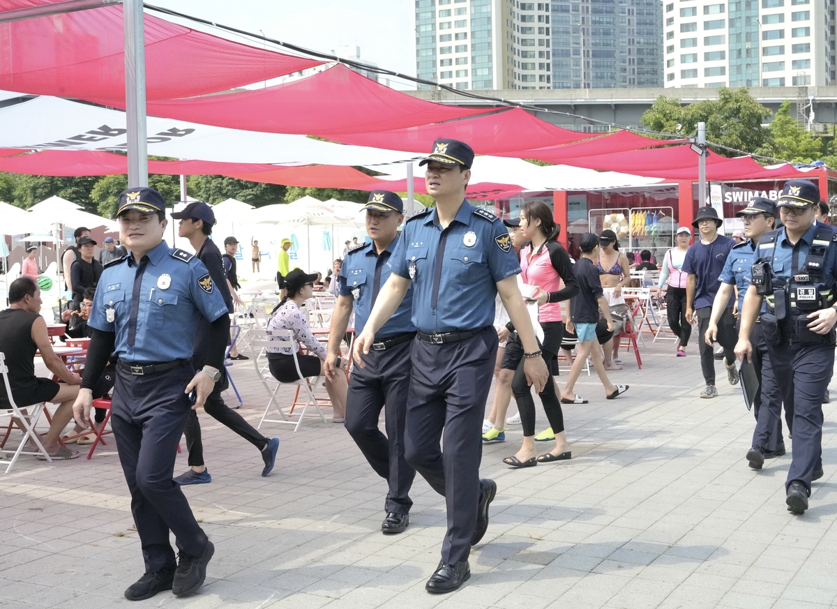 박현수 서울경찰청장 직대, 한강공원 등 여름철 치안현장…
