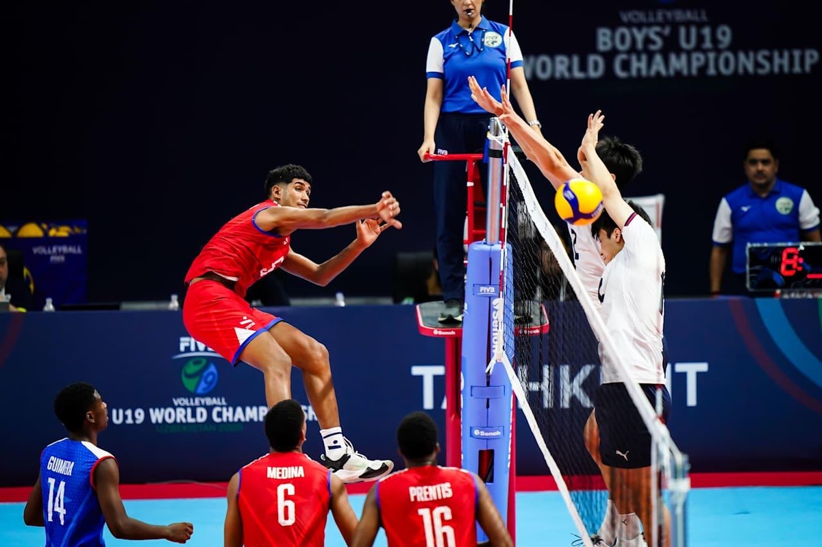 쿠바와 경기 펼치는 U-19 남자배구 대표팀 선수들