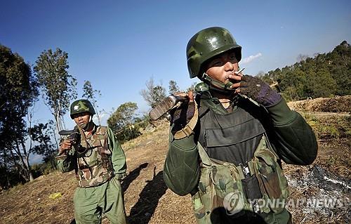 미얀마 KIA 반군 병사들