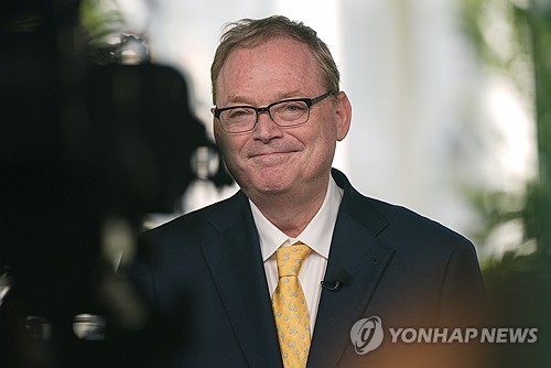 美백악관, '트럼프 관세 악영향' 분석에 "당파적 분석…