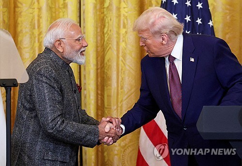 모디 인도 총리(사진 왼쪽)와 트럼프 미국 대통령