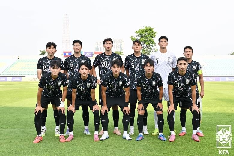 라오스와의 U-23 아시안컵 예선 2차전에 선발로 나선 U-22 대표팀 선수들.