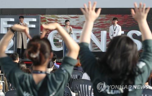 [서른 살 BIFF] ③ 질곡의 시간 함께한 조연들