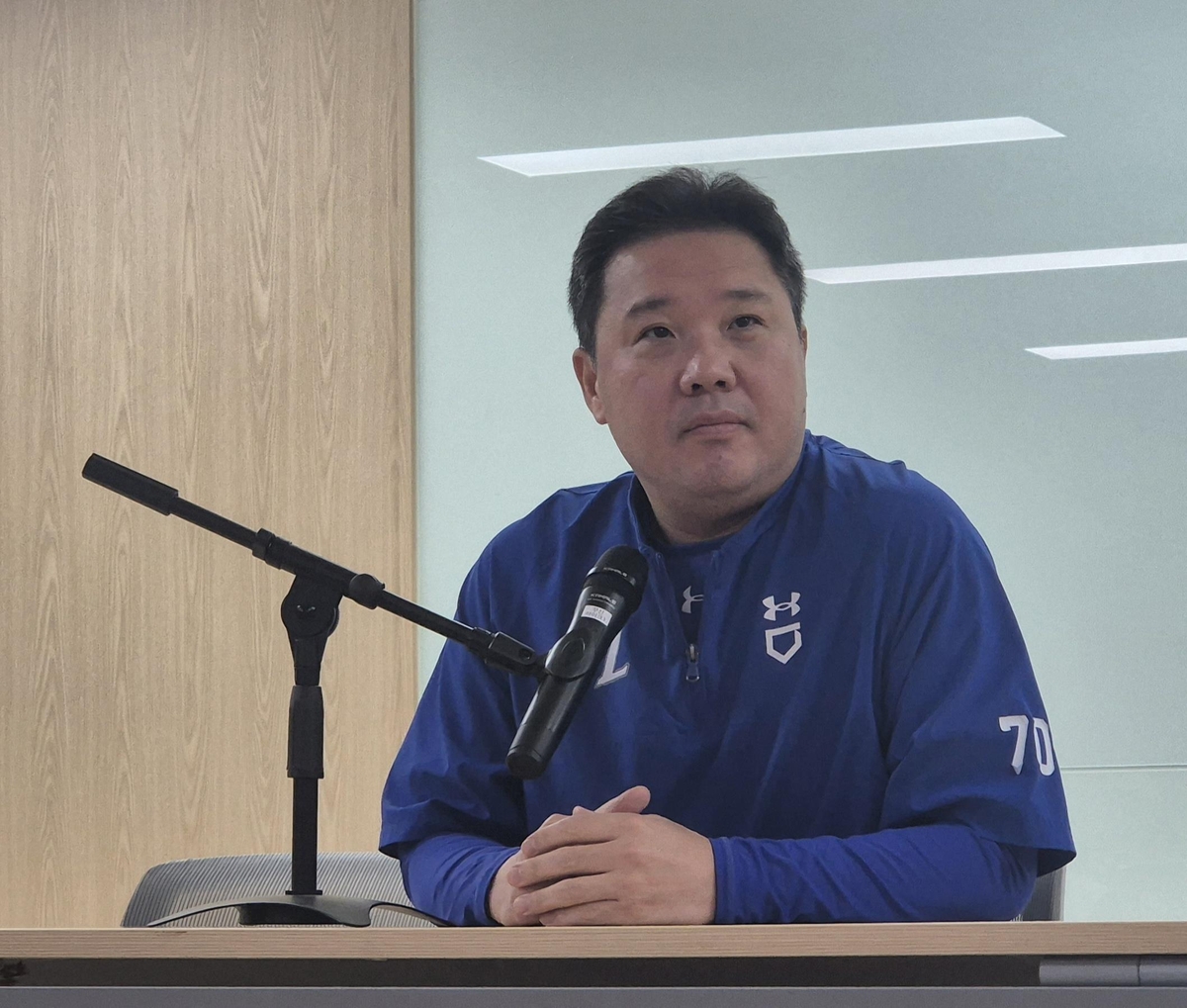 인터뷰하는 삼성 박진만 감독