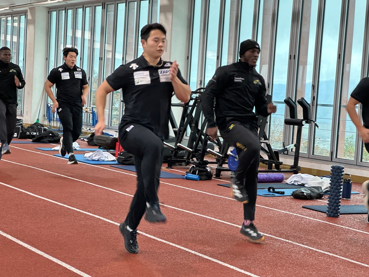 육상 훈련 함께하는 자메이카, 한국 썰매 국가대표 선수들